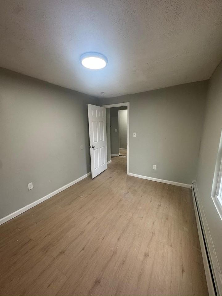 163 Lander St - Photo 7 of 11