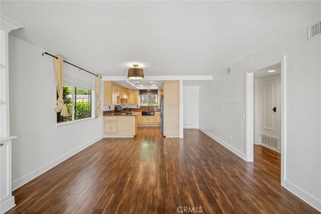 31699 W Nine Dr - Photo 5 of 35