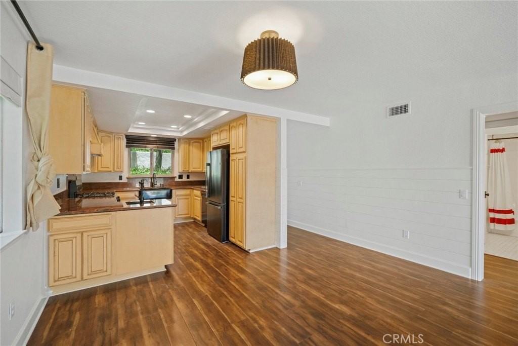 31699 W Nine Dr - Photo 6 of 35