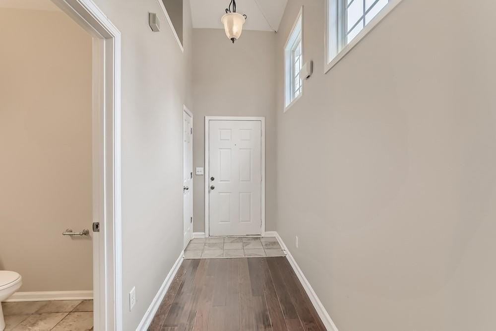 2605 Gateview Ct - Photo 2 of 30