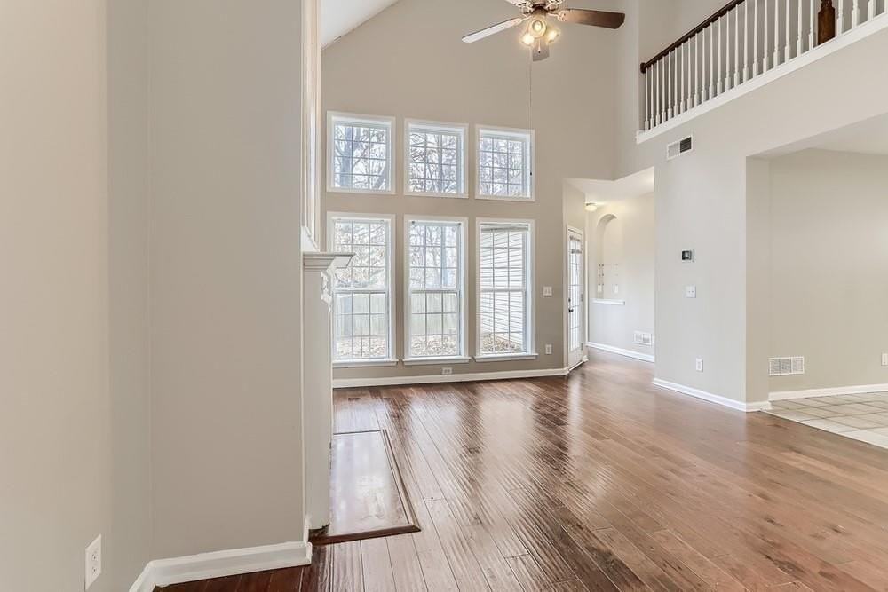 2605 Gateview Ct - Photo 3 of 30