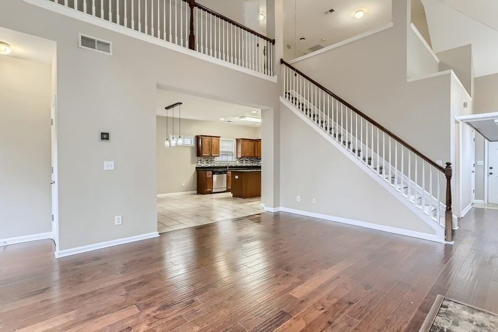 2605 Gateview Ct - Photo 4 of 30