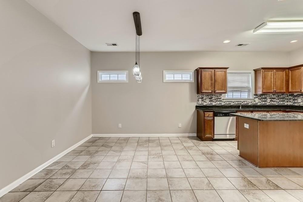 2605 Gateview Ct - Photo 6 of 30