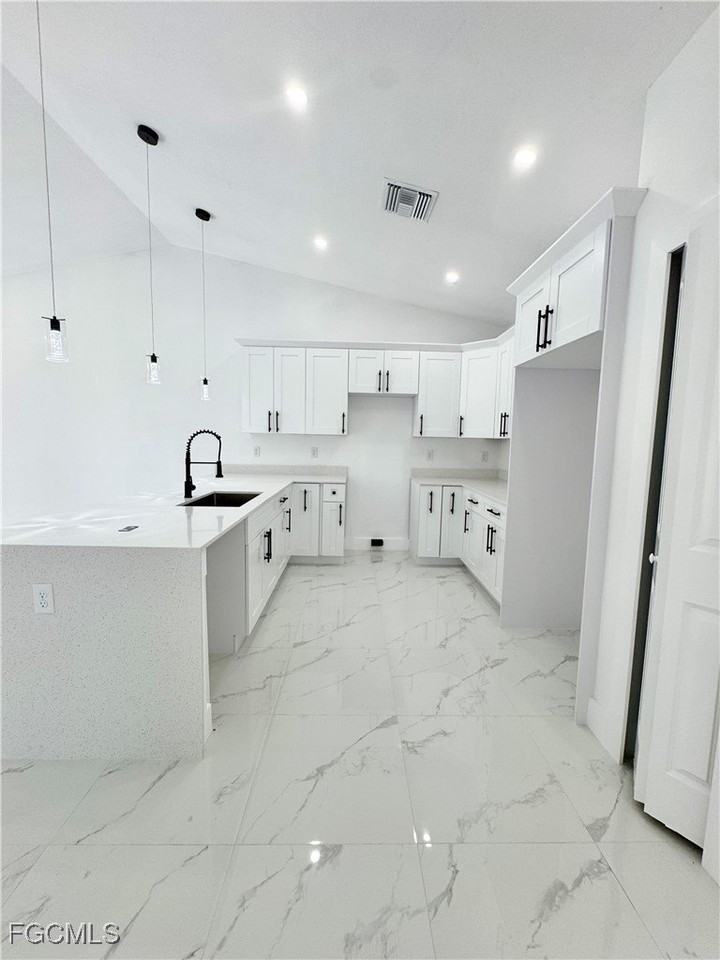 670 Chemstrand St E - Photo 6 of 34