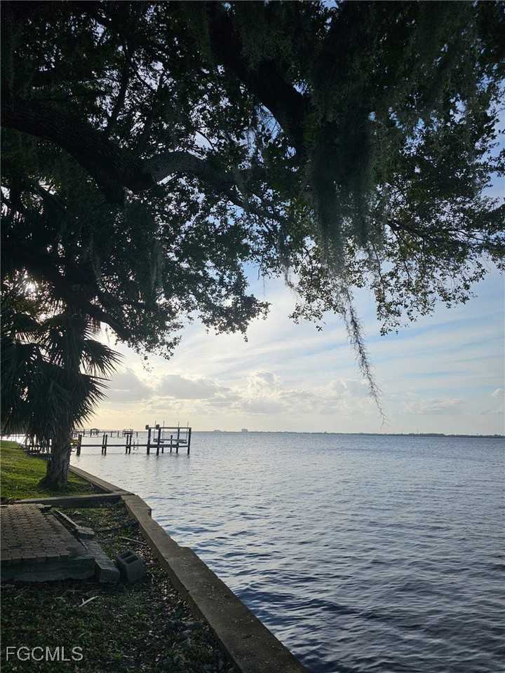 3933 E River Dr - Photo 3 of 18