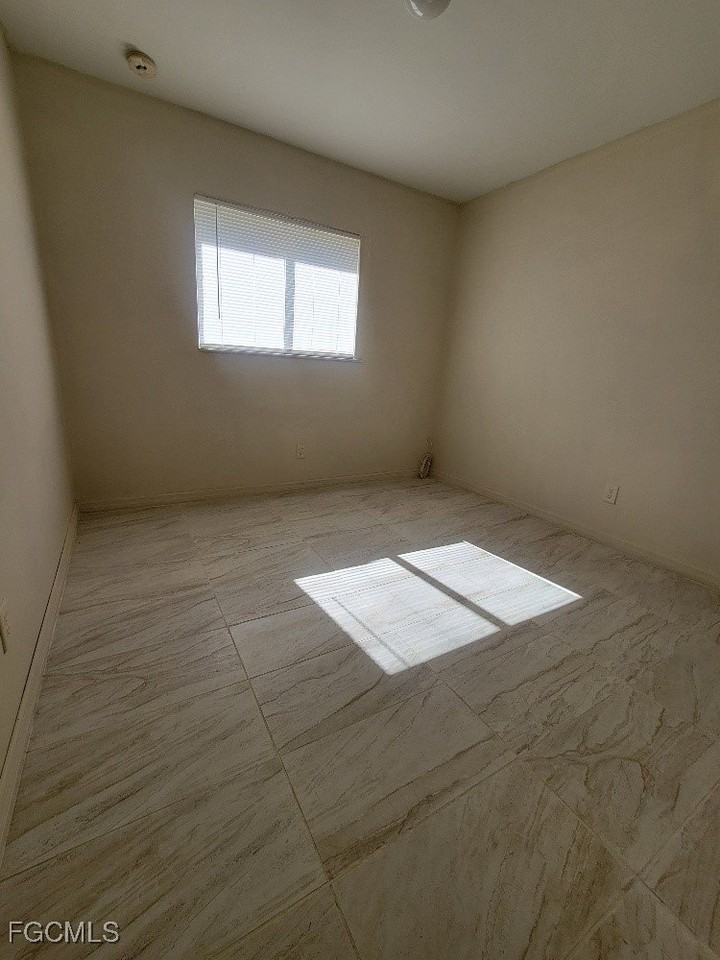 862 Holmes Ave - Photo 7 of 15