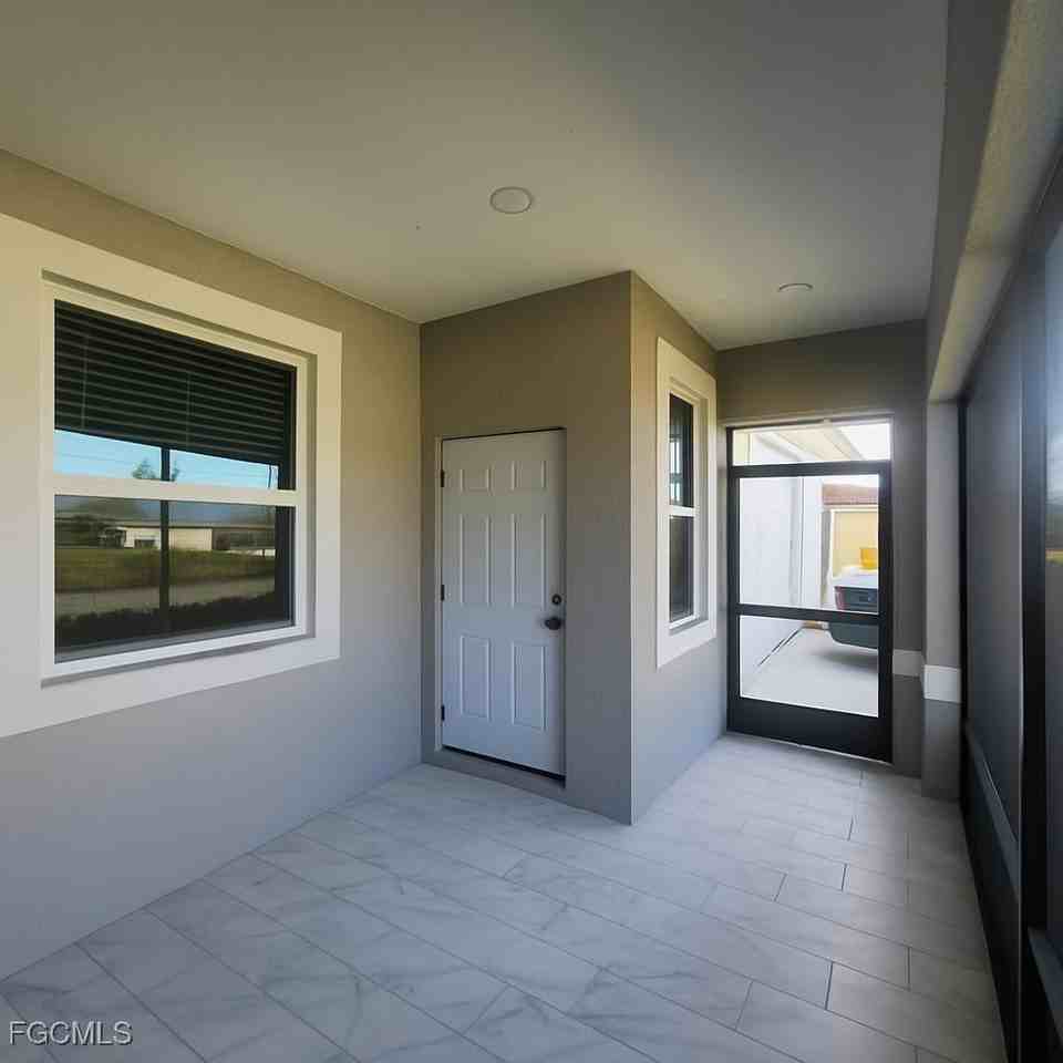 2431 Paul Ave S - Photo 2 of 14