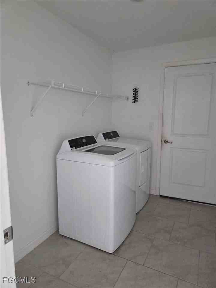 4125 Ne 15th Pl - Photo 4 of 6