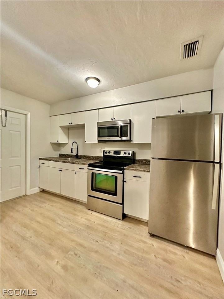 5635 5th Ave - Photo 6 of 14