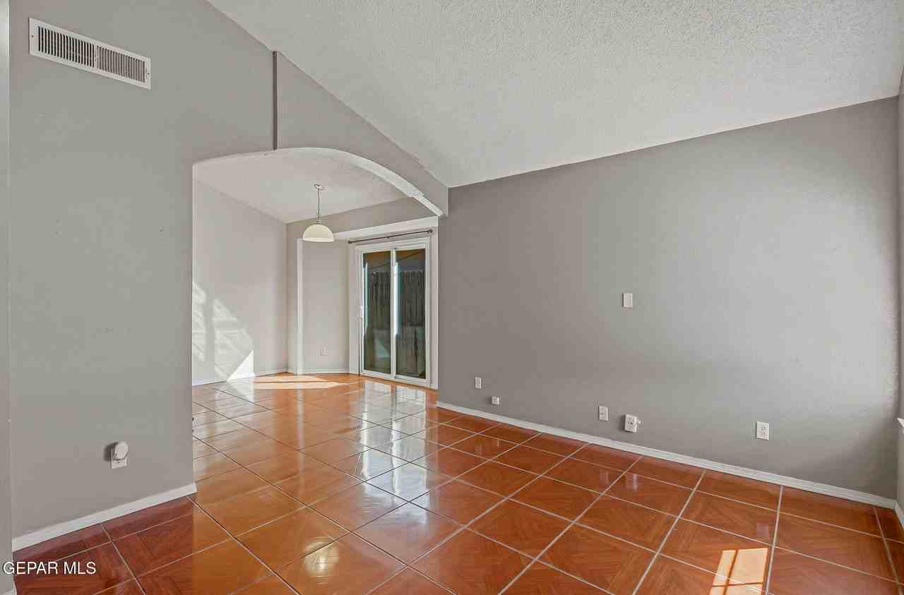 3836 Tierra Roca Pl - Photo 4 of 23