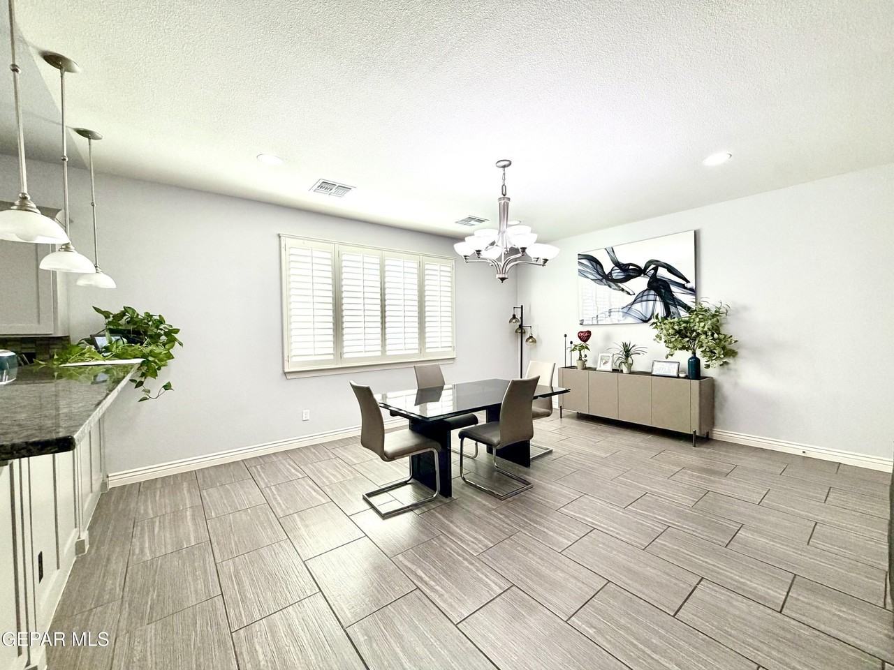 1180 Spofford Pl - Photo 5 of 32