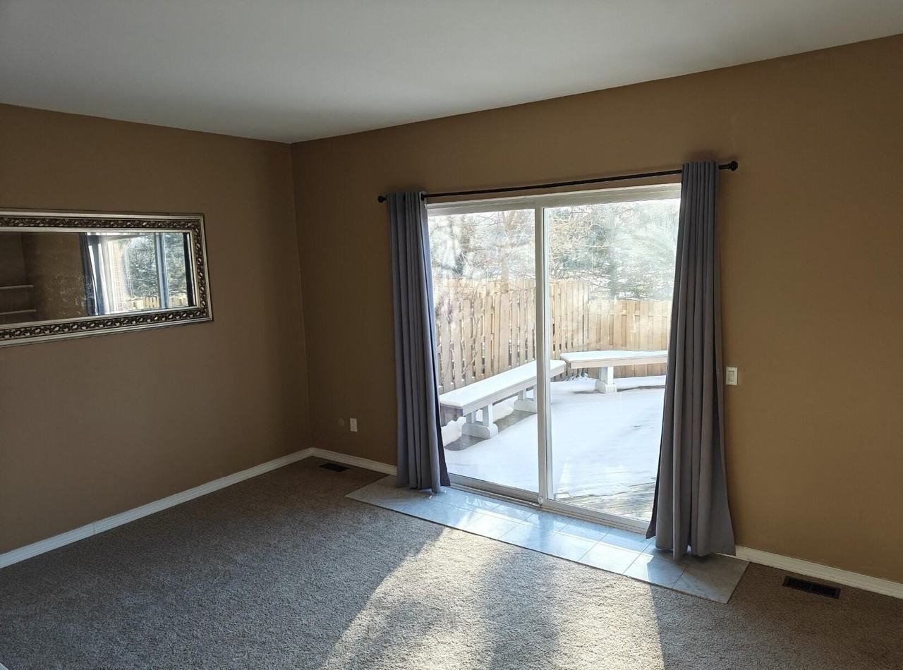 1813 Brentwood Dr - Photo 7 of 9