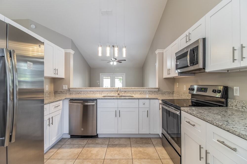 2223 Barkwood Ct - Photo 5 of 16