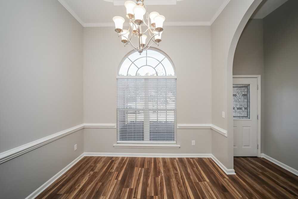 8911 Oak Grove Blvd - Photo 5 of 16