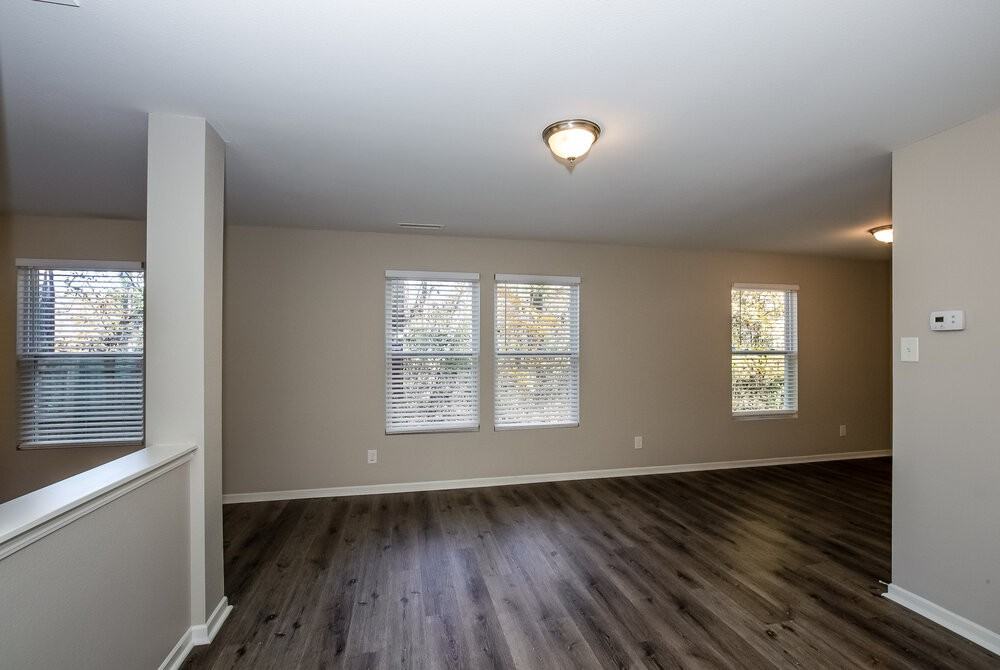 1316 Waterlily Ln - Photo 4 of 17