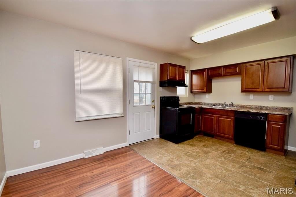 511 N 5th St - Photo 2 of 10