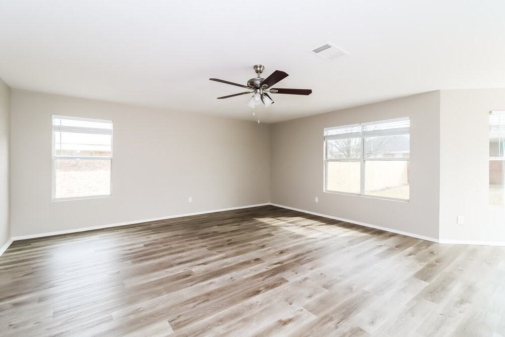 9953 Legacy Dr - Photo 4 of 17