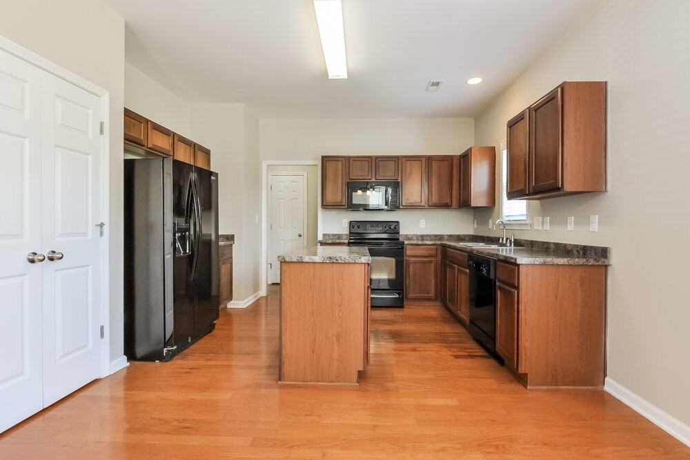 140 Marino Pl - Photo 7 of 17