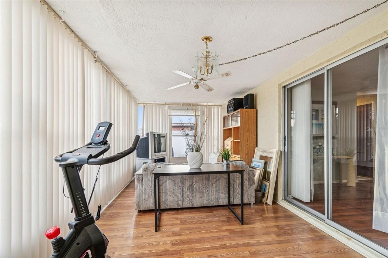 3800 Sablewood Dr - Photo 4 of 18