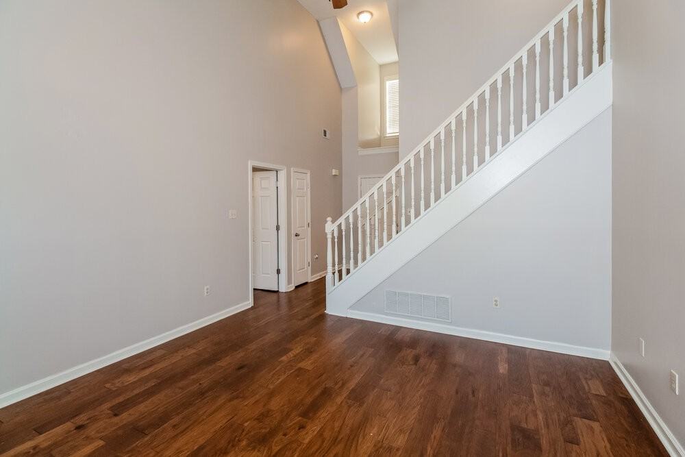 5996 Southbend Ln - Photo 4 of 17