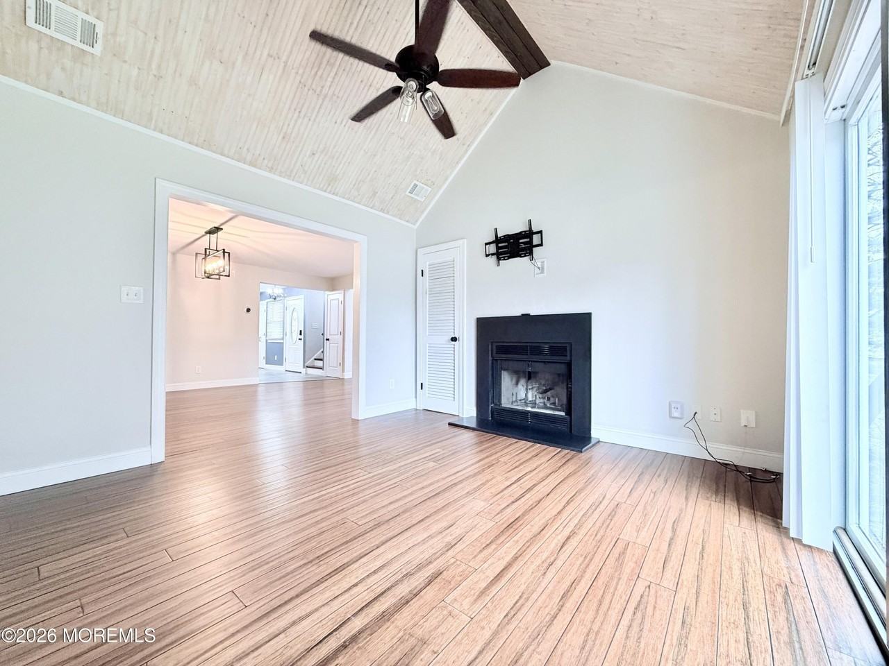 7 Longfellow Ct - Photo 7 of 27