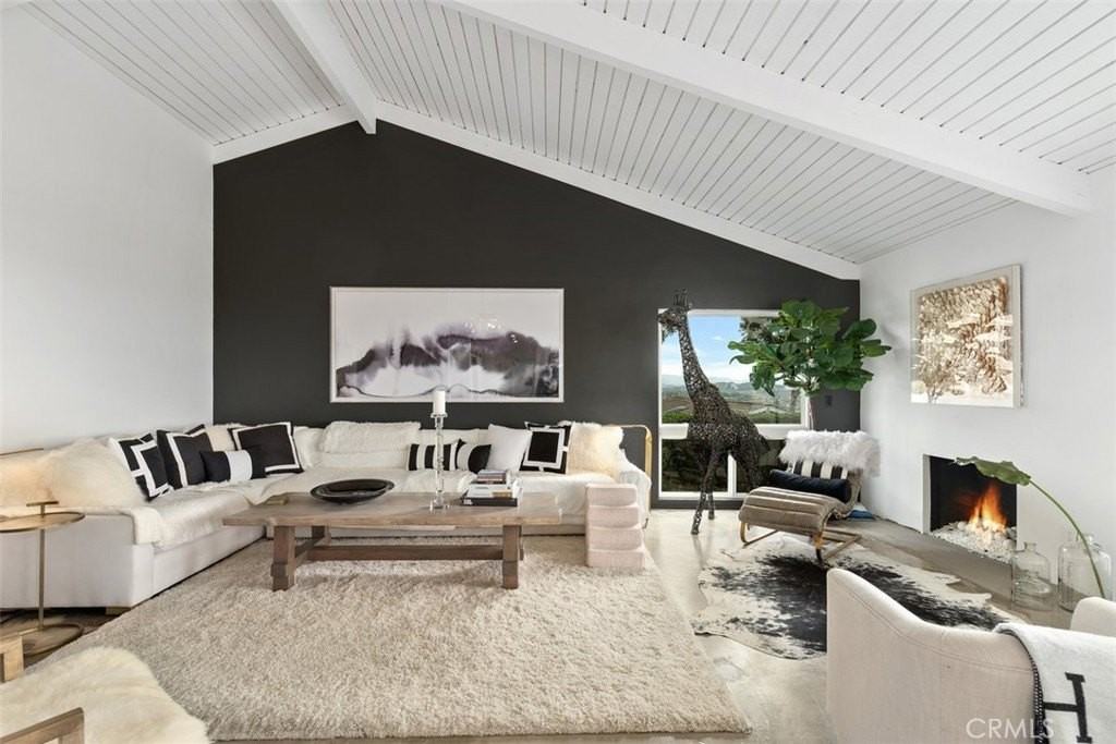 31677 Crystal Sands Dr - Photo 2 of 16