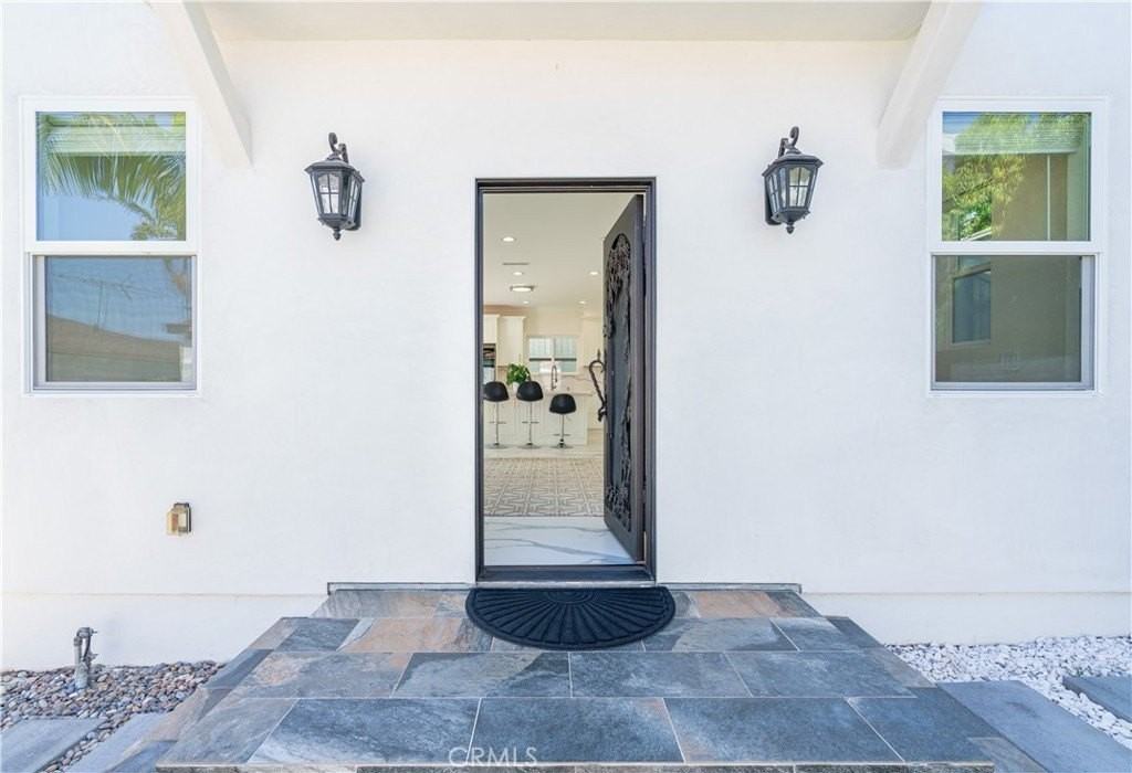 8421 Bleriot Ave - Photo 2 of 29