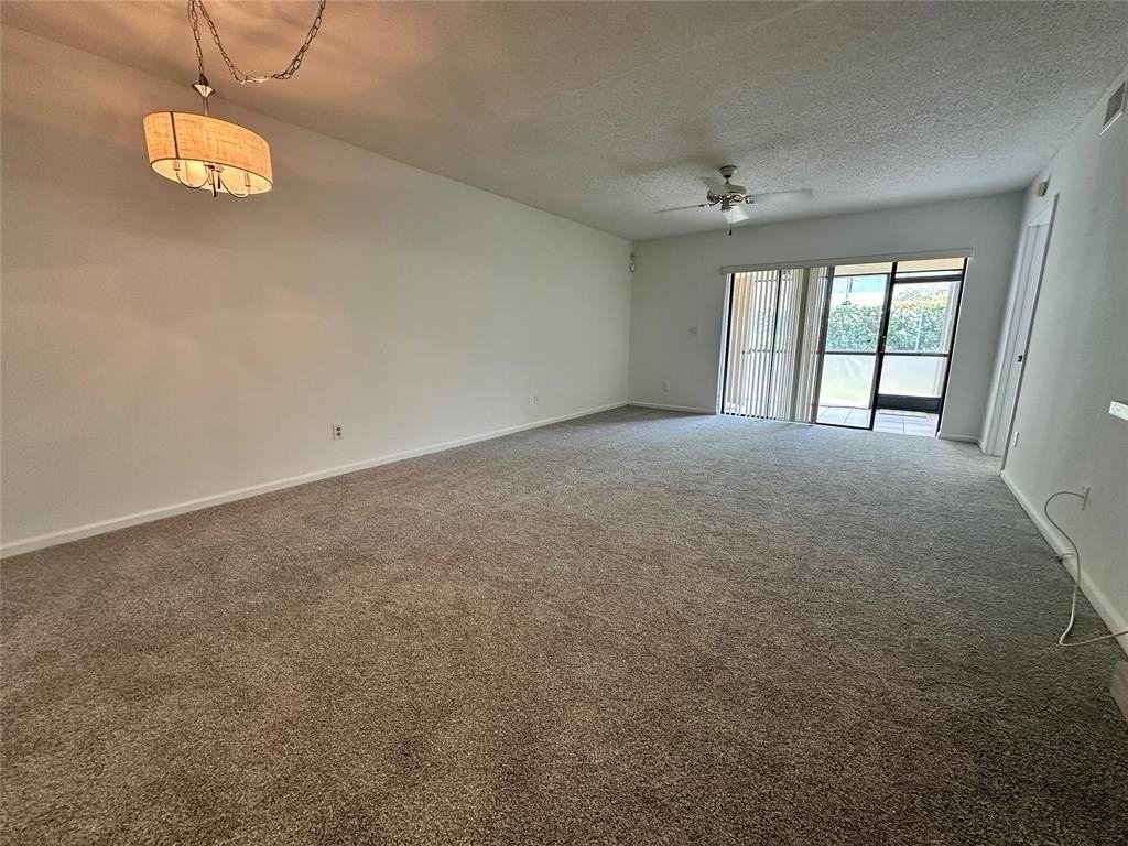 9633 Riverside Dr #E3 - Photo 7 of 31