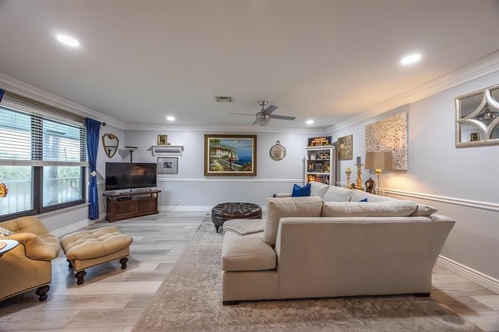 201 Sw 1st St #10 - Photo 3 of 28