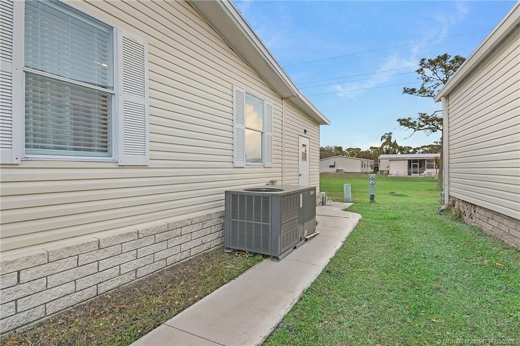 7073 Se Birchwood Ln - Photo 4 of 50