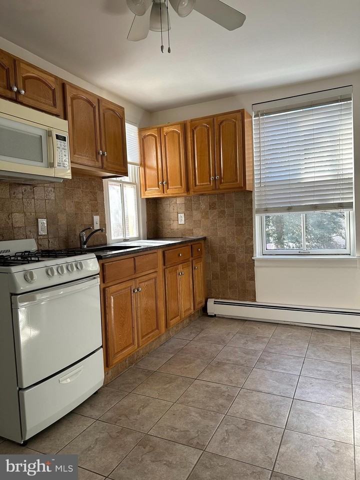 1220 Pine St Fl 2 - Photo 3 of 11