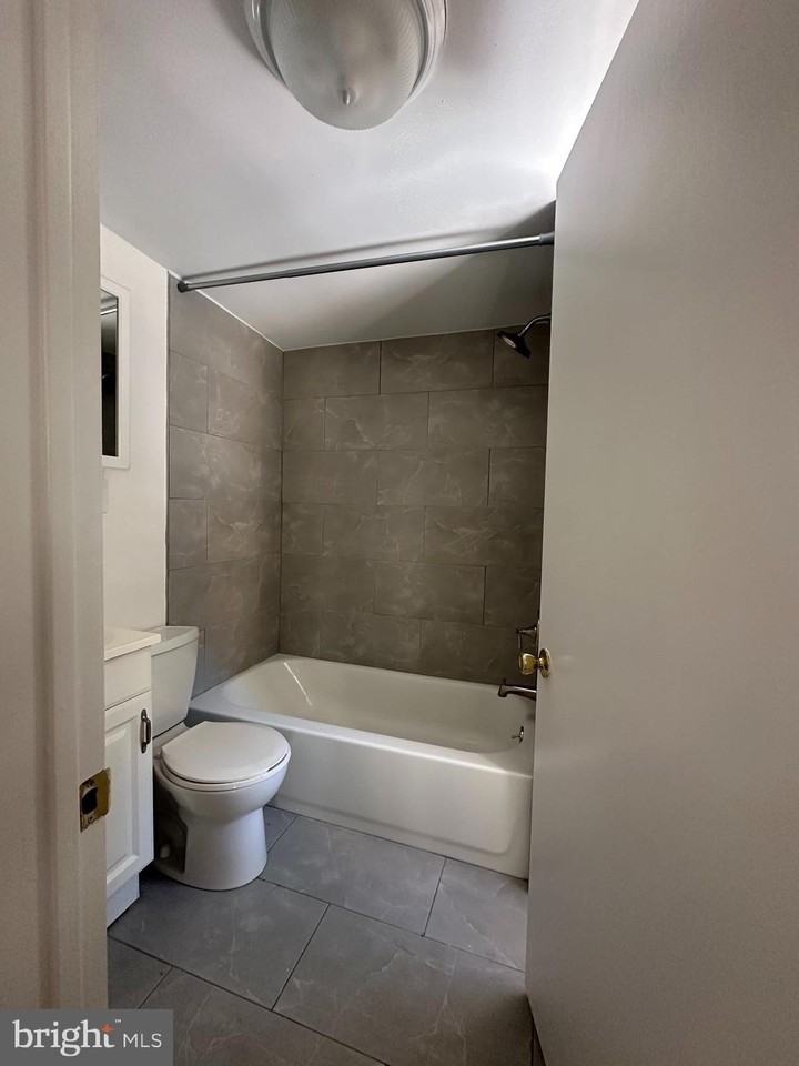 1220 Pine St Fl 2 - Photo 6 of 11