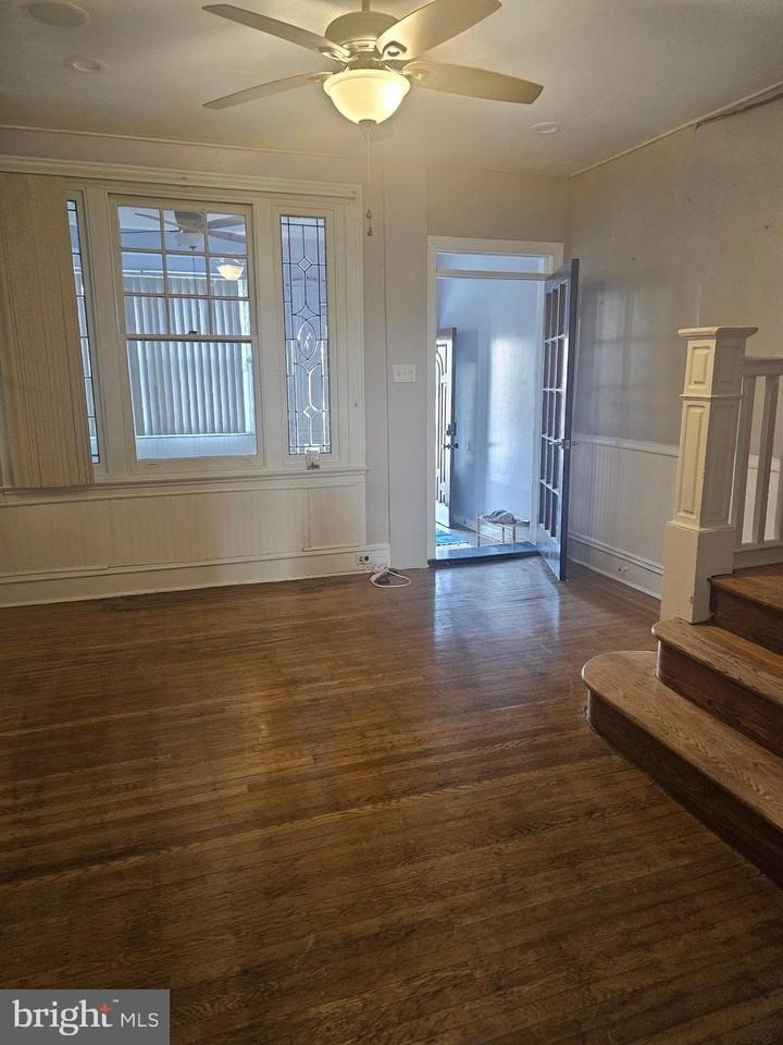 6140 Pine St - Photo 5 of 30