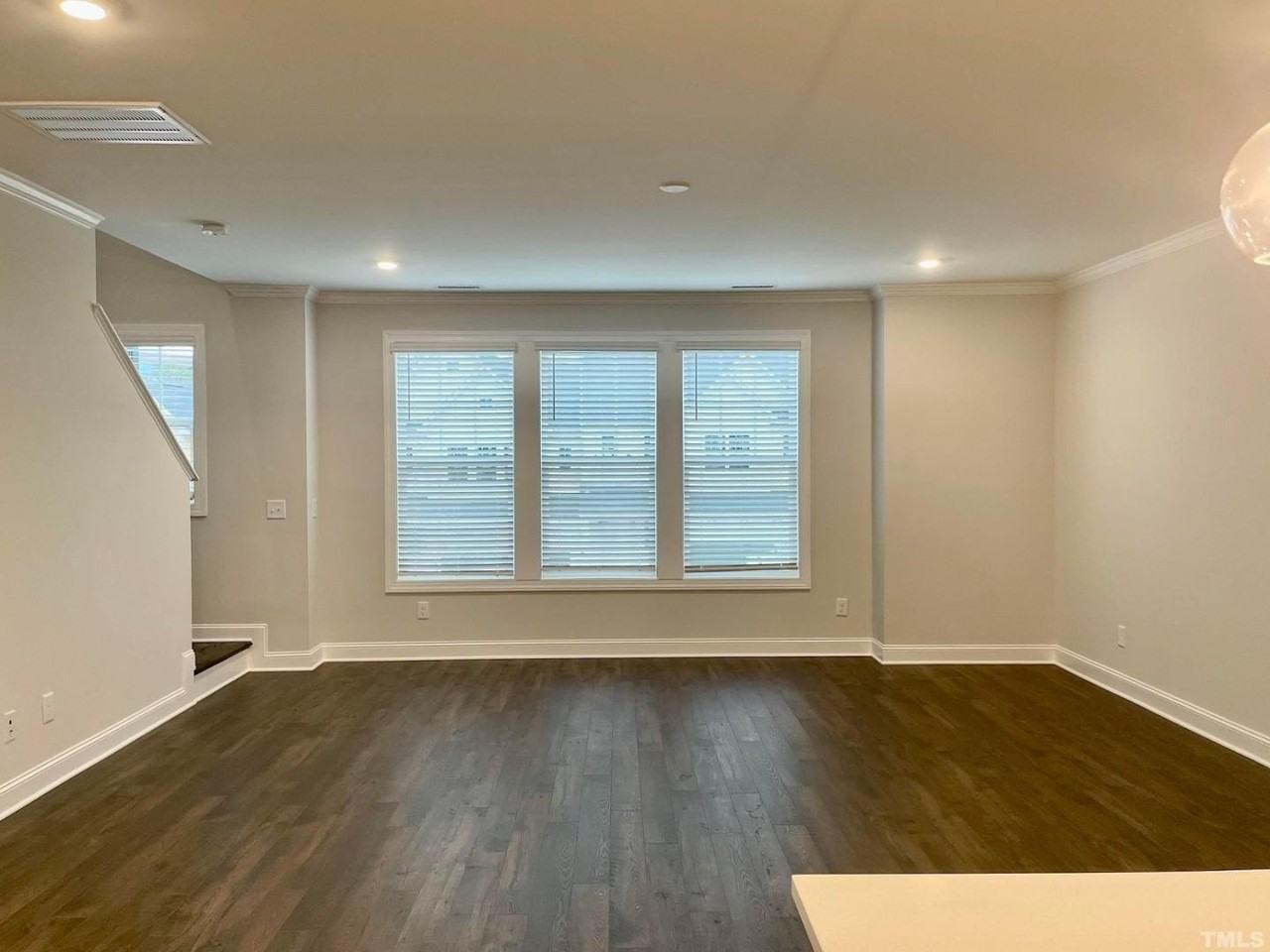 8425 Garnet Rose Ln - Photo 4 of 11