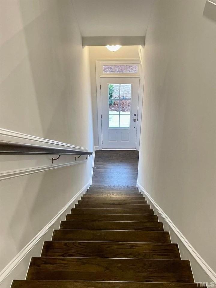 8425 Garnet Rose Ln - Photo 5 of 11