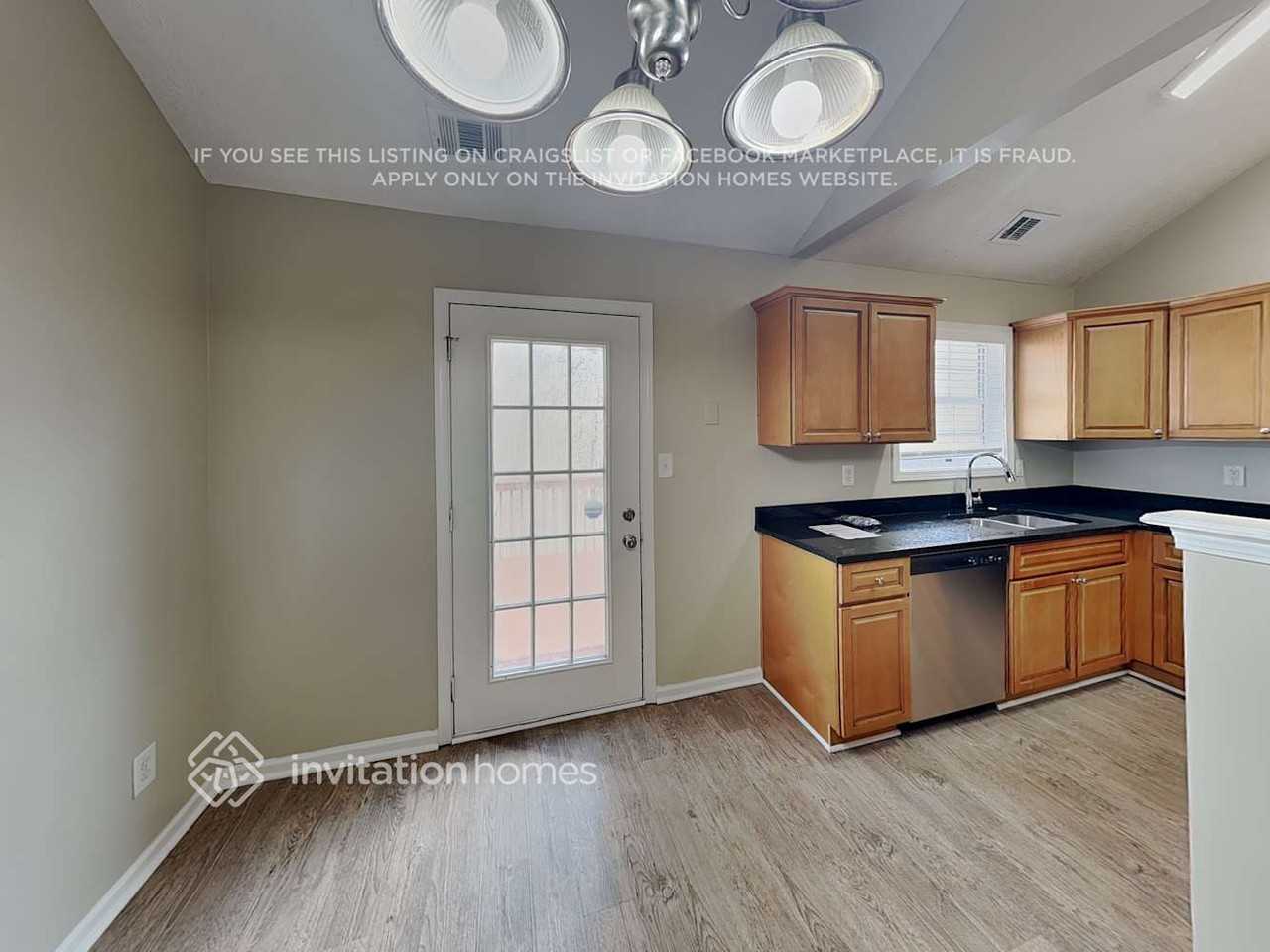 4835 Daintree Ct - Photo 4 of 16