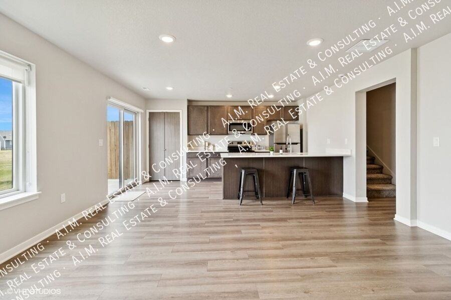 Edgeland Bondurant - Photo 6 of 39