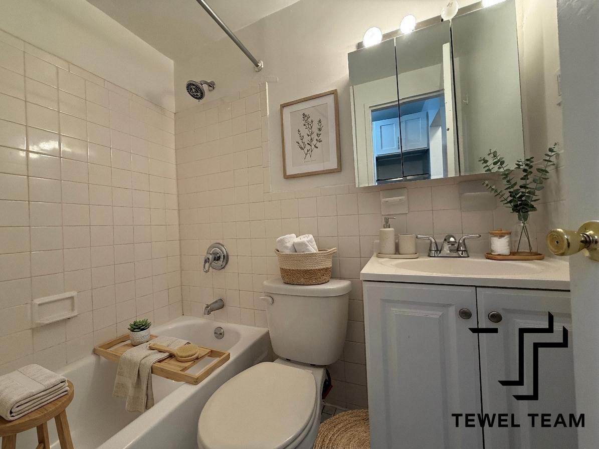 113 West 82 Street - Photo 5 of 11