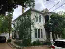 featured image of 704 East Guenther Street #apt 1