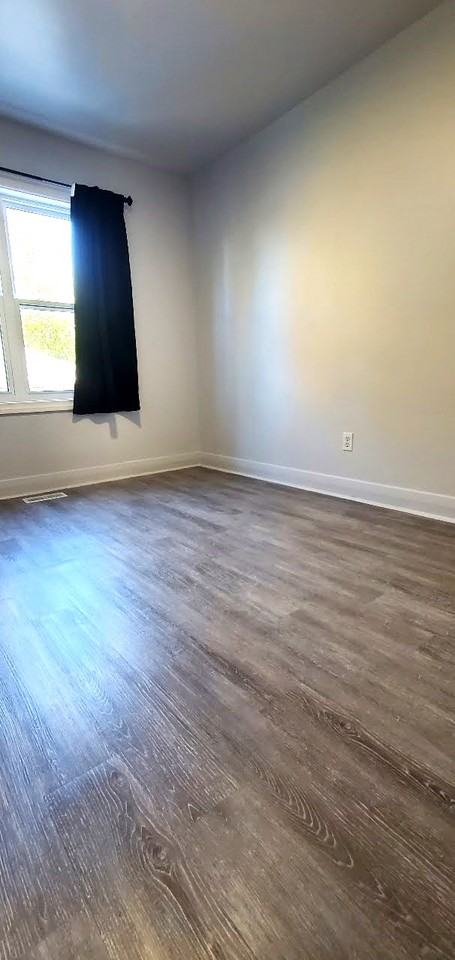 450 Victoria Street South - Photo 3 of 7