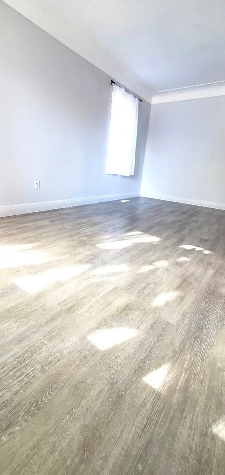 450 Victoria Street South - Photo 5 of 7