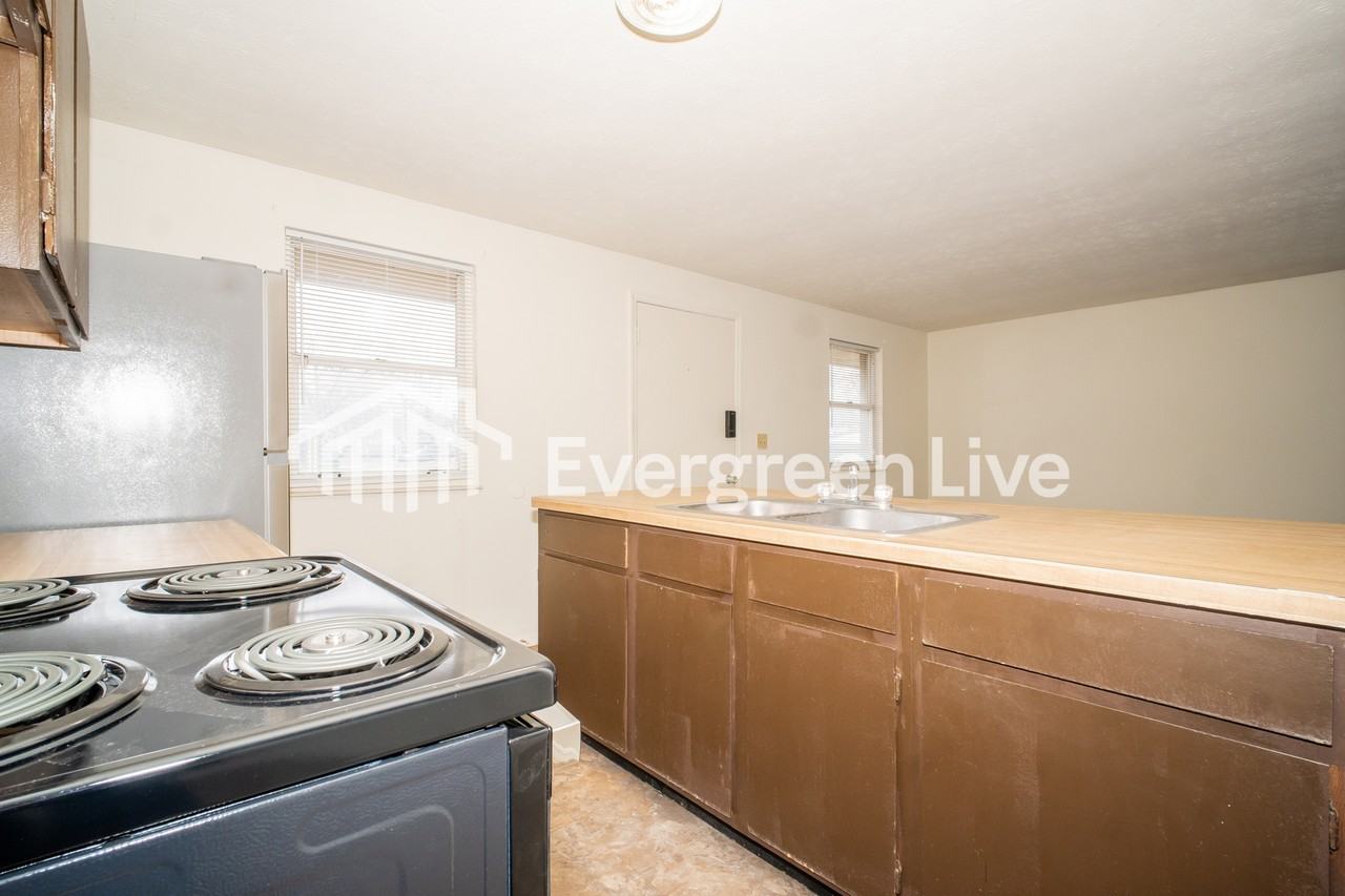 8209 Mount Washington Dr - Photo 5 of 14