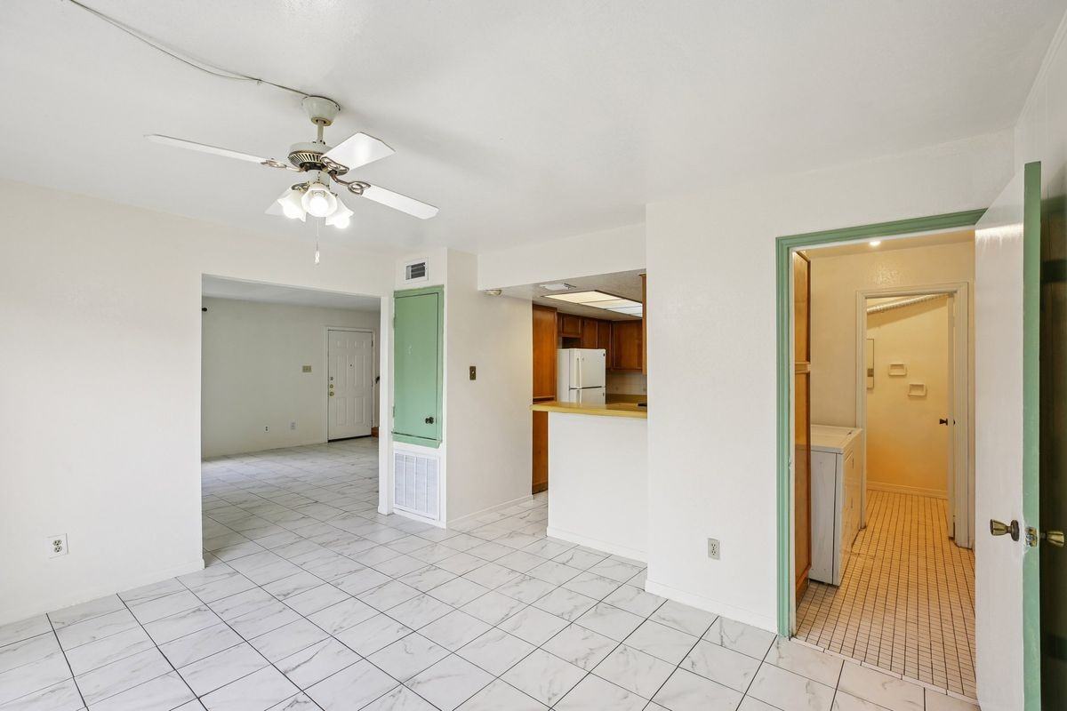 8379 La Roche Ln - Photo 4 of 11