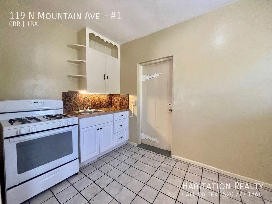 119 N Mountain Ave #1 - Photo 4 of 10