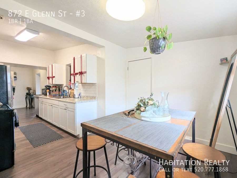 872 E Glenn St #3 - Photo 3 of 16