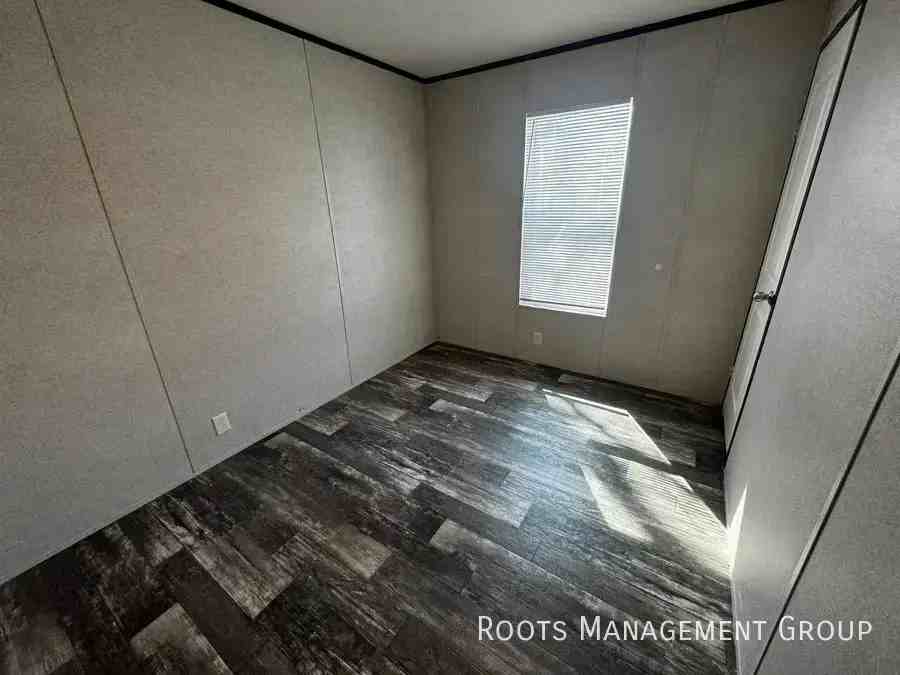 92 Connie Ct #92C - Photo 6 of 8