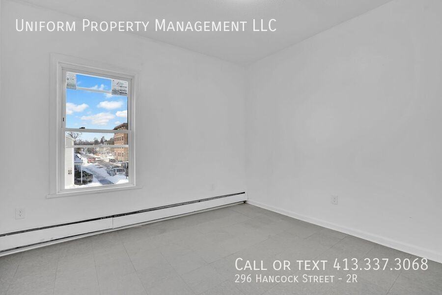 296 Hancock St #2R - Photo 3 of 31