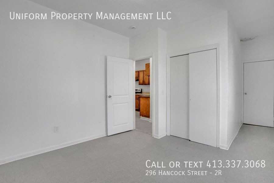 296 Hancock St #2R - Photo 4 of 31