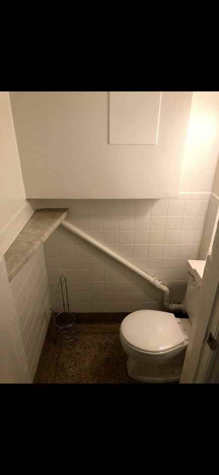 Queen St S - Photo 4 of 4