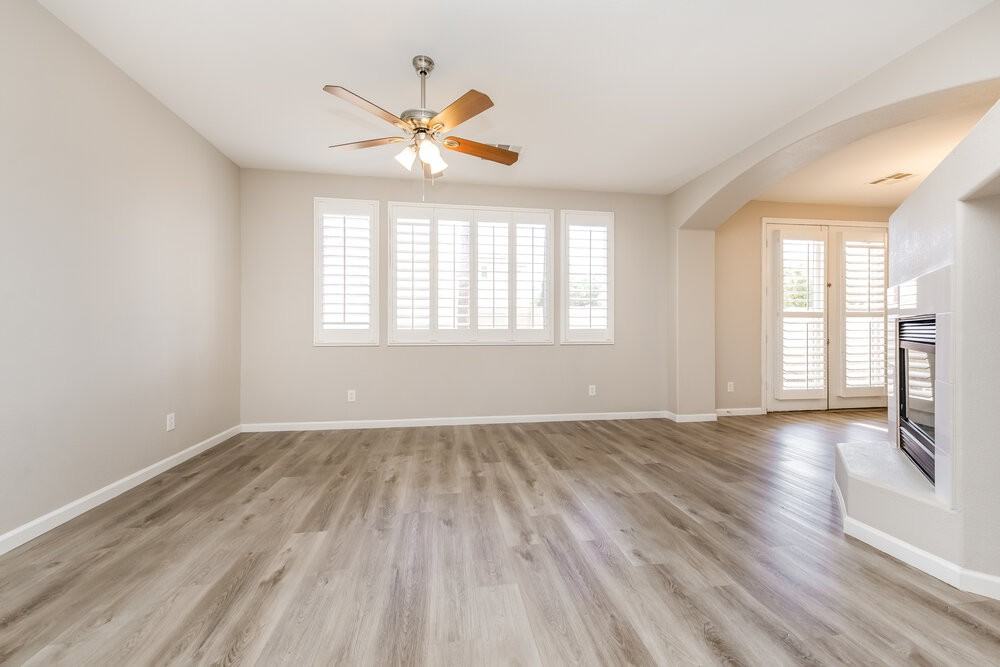 5284 Vine Hill Ct - Photo 4 of 17